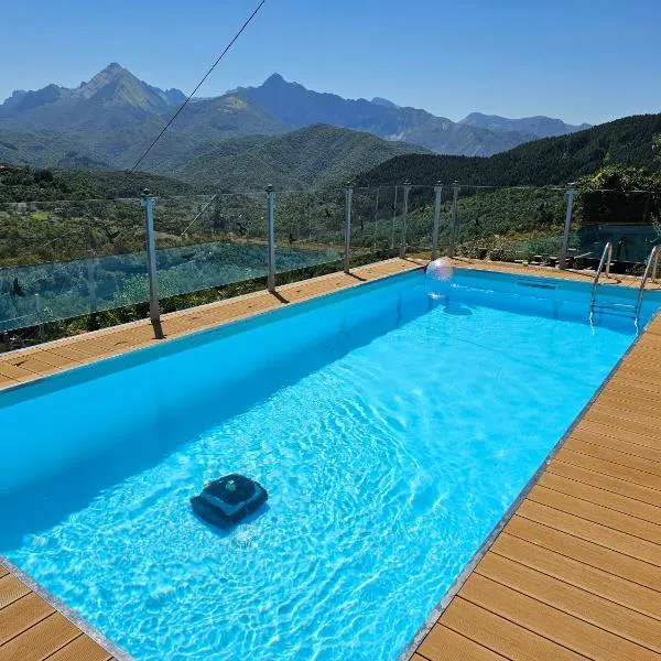 DA ERCOLE casa vacanze di lusso con giardino, piscina e idromassaggio.，位于Vigneta的酒店