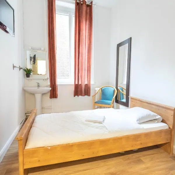 巴黎布列斯特酒店，位于朗斯的酒店