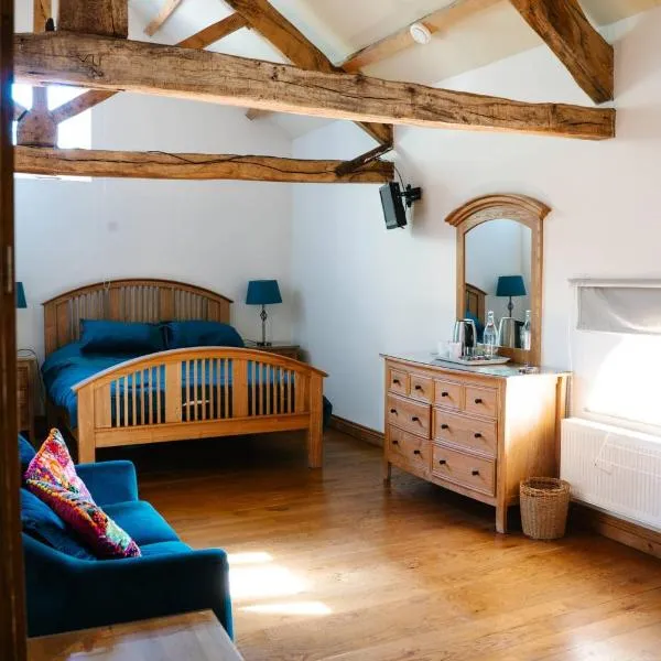Henllys Estate B and B，位于兰达弗里的酒店