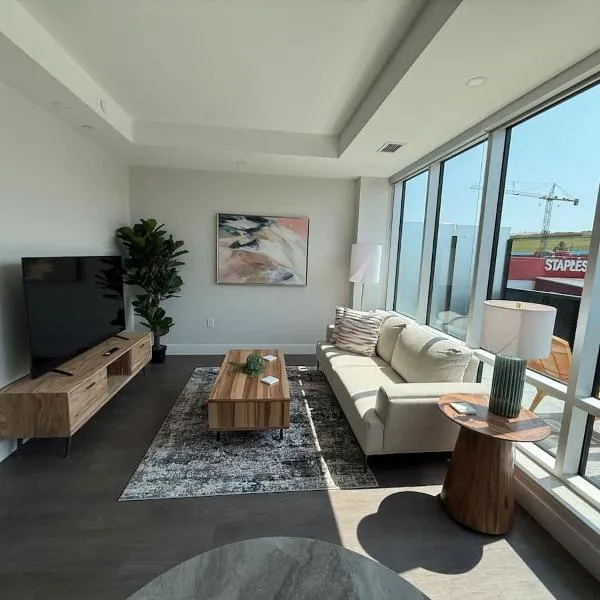 Downtown Bright & Vibrant 1 BR with huge patio，位于哈利法克斯的酒店