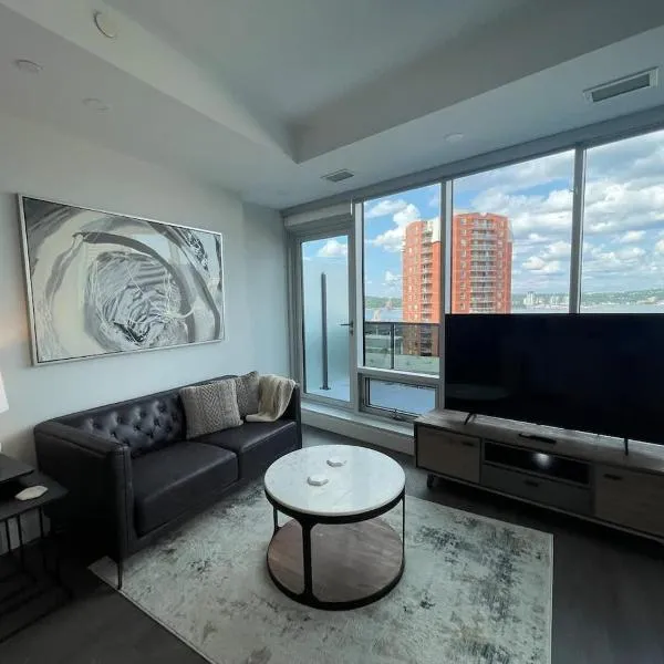 Waterfront downtown 1 Bedroom with 6 appliances，位于哈利法克斯的酒店