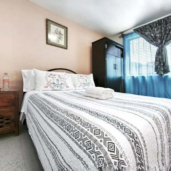 Nice bedroom at 5 min Mexico City Airport T1 & T2，位于墨西哥城的酒店