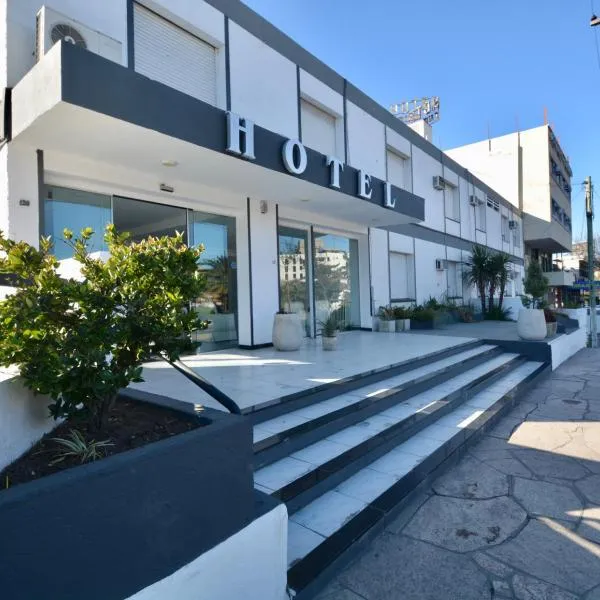 Hotel Montecarlo PSH，位于维拉卡洛斯帕兹的酒店