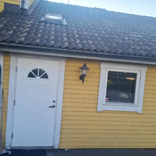 Liten lägenhet i Smedby, Norrköping，位于诺尔雪平的酒店