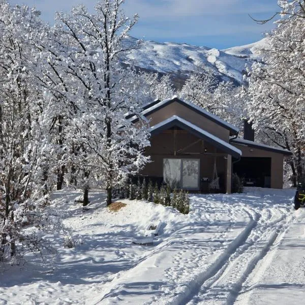 Country House Lištani-renta quad，位于利夫诺的酒店