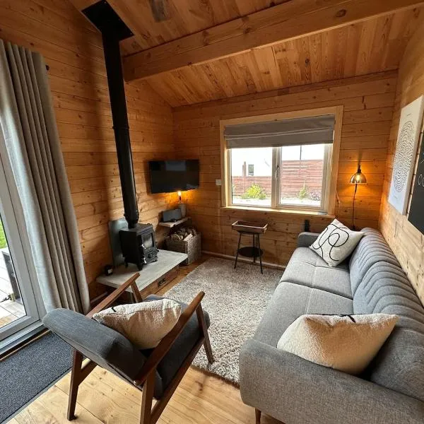 The Cabin log fire cosy home，位于福克斯通的酒店