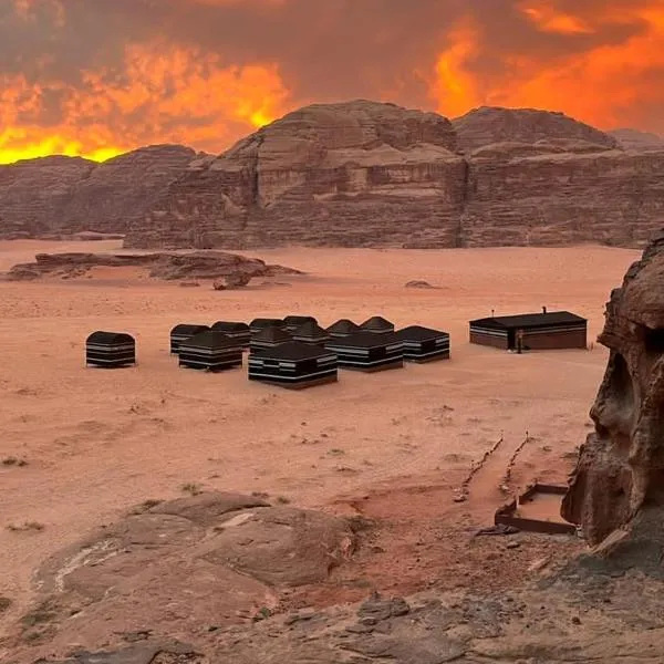 Bedouin host camp& with tour，位于瓦迪拉姆的酒店