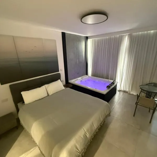 חוויה בכיכר，位于内坦亚的酒店