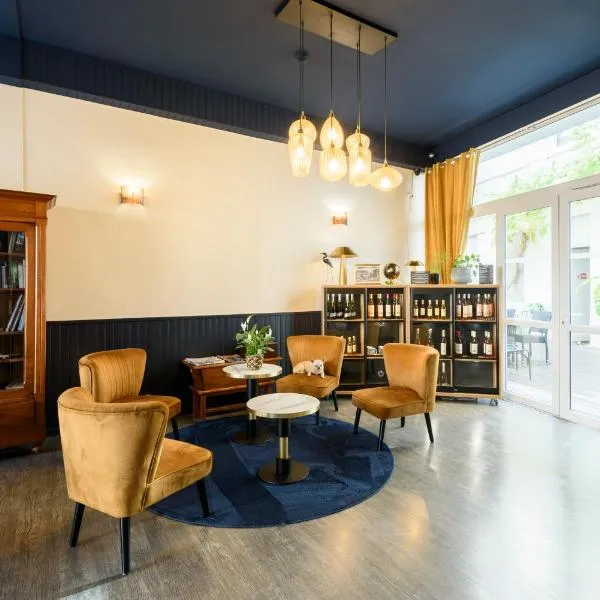 Cit' Hotel de France，位于罗什福尔的酒店