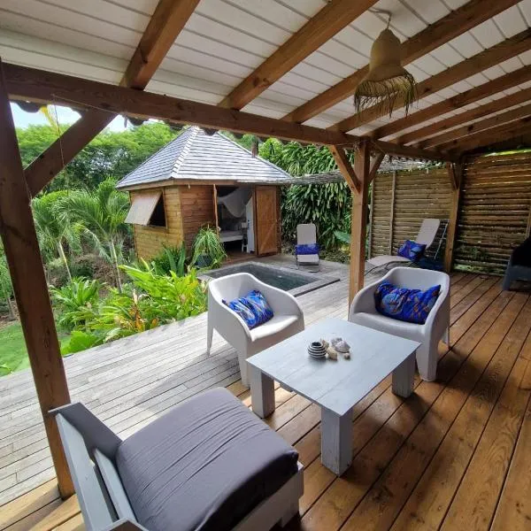 Ti Kaz à Suzy près de la plage - Makiese Resort，位于Belle-Allée的酒店