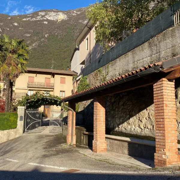 Casa alla Fontana，位于Serravalle allʼAdige的酒店