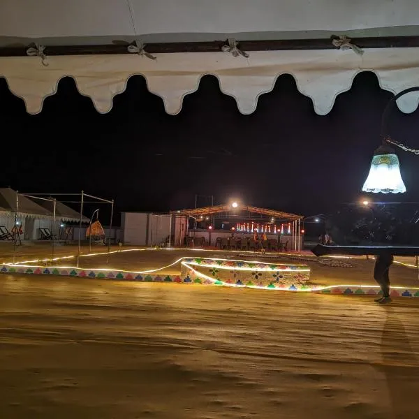 Royal rann Camp，位于Dhordo的酒店