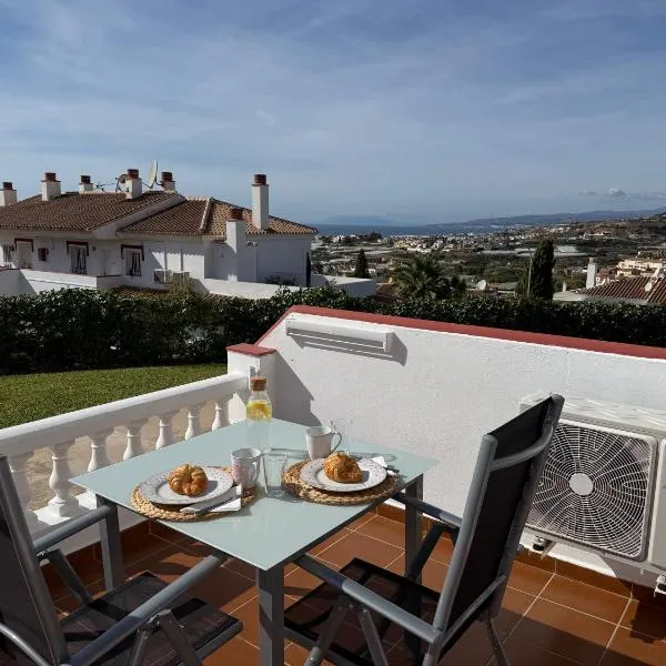Mirador del Sol - Sea View Apartment Torrox，位于托罗克斯的酒店