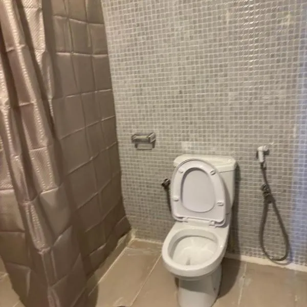 Alone，位于达喀尔的酒店