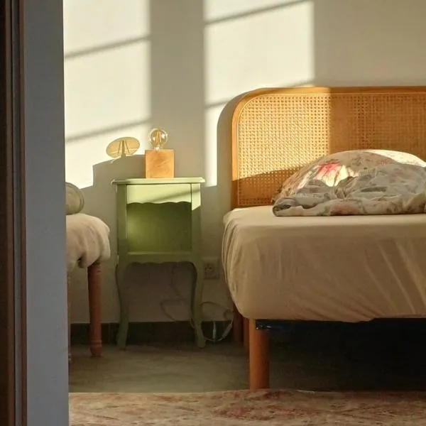 À côté du Pont Vieux - By the Old Bridge，位于索斯佩勒的酒店