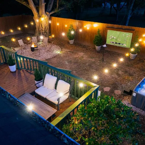 Speakeasy, Hot Tub, Putt Putt, Outdoor Theatre, 8 minutes from Downtown Greenville，位于格林维尔的酒店