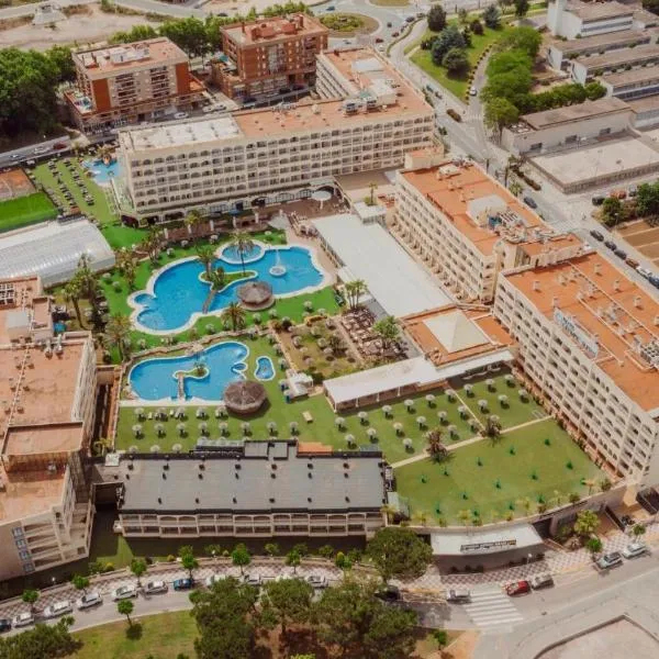 埃文尼亚奥运宫酒店，位于罗列特海岸的酒店