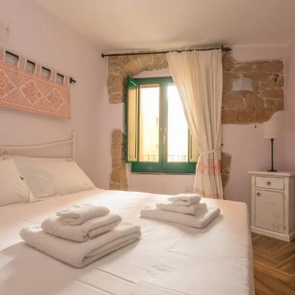 Sardinian Gallery Fonte，位于博萨的酒店