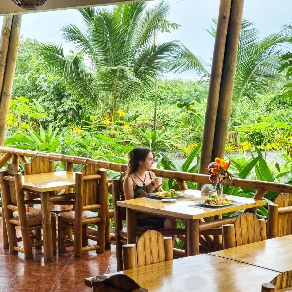 Seaside Garden Ecolodge Mompiche，位于莫姆皮切的酒店