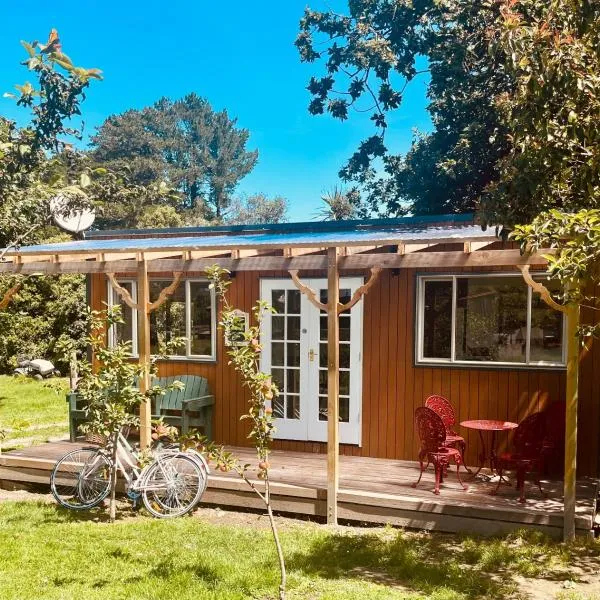 Wattle Creek Cottage with Breakfast Basket，位于Amberley的酒店