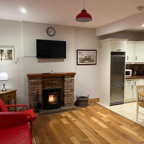 Belmullet Town Holiday Home，位于贝尔马利特的酒店