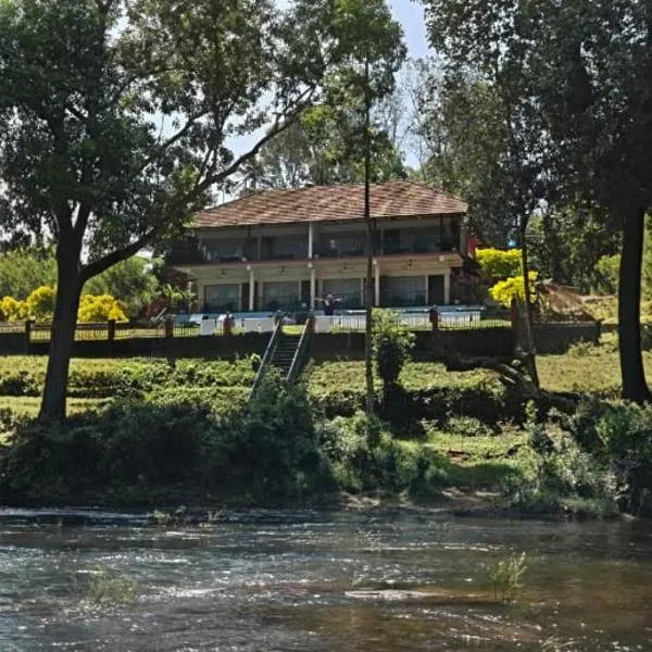 Falcon Riverview Resorts,位于Kuttampuzha的酒店