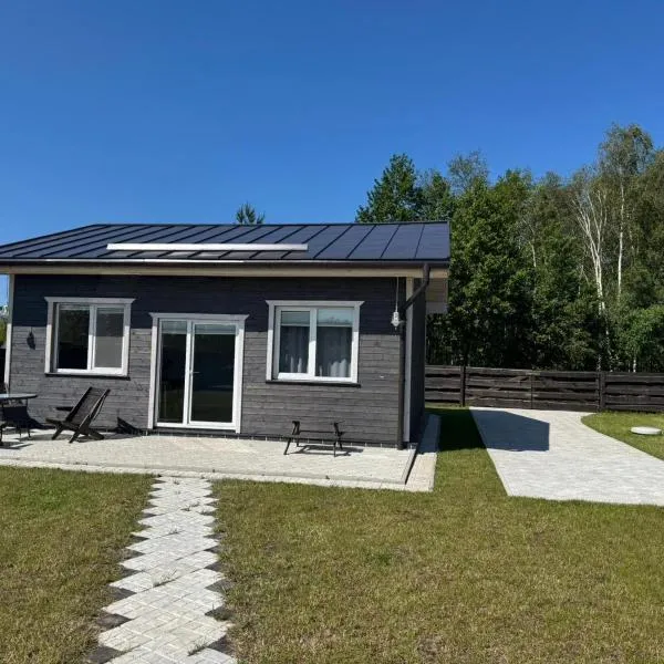 Dzintarjūras Namiņš，位于Šķēde的酒店