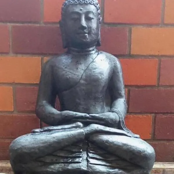 ZEN MOON Hostel，位于日惹的酒店