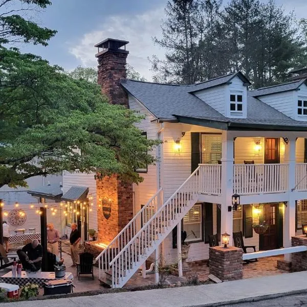 Dahlonega Inn on Main，位于达洛尼加的酒店