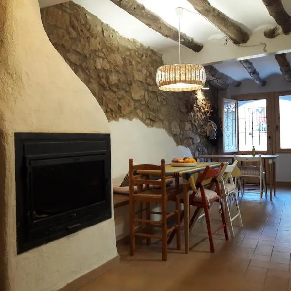 Casa cova de Benifallet，位于Benifallet的酒店