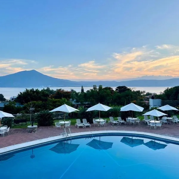 Mama Chuy Hotel & Villas Ajijic，位于圣胡安科萨拉的酒店