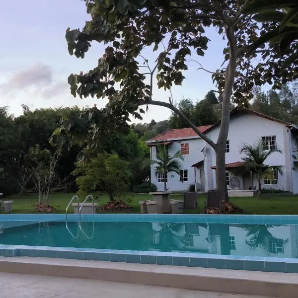 CASA HOTEL FIBA MAGUEZA，位于瓜尔内的酒店