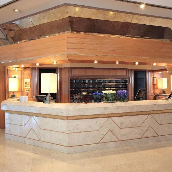总统星际酒店,位于热那亚的酒店