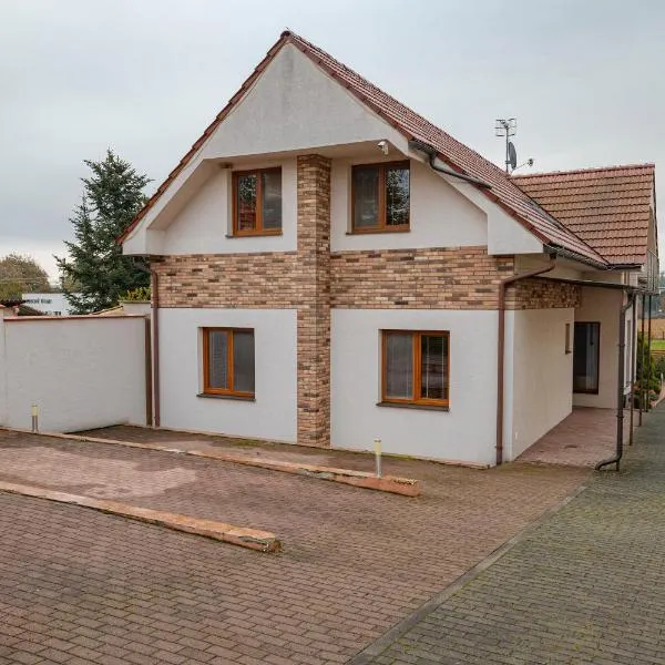 DaDeli，位于Červený Hrádok的酒店