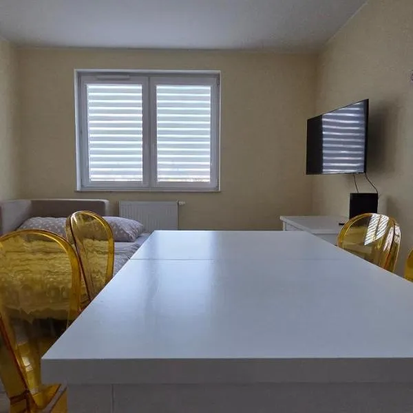 Apartament Rodzinny Silver 3 Sypialnie，位于奥瓦瓦的酒店