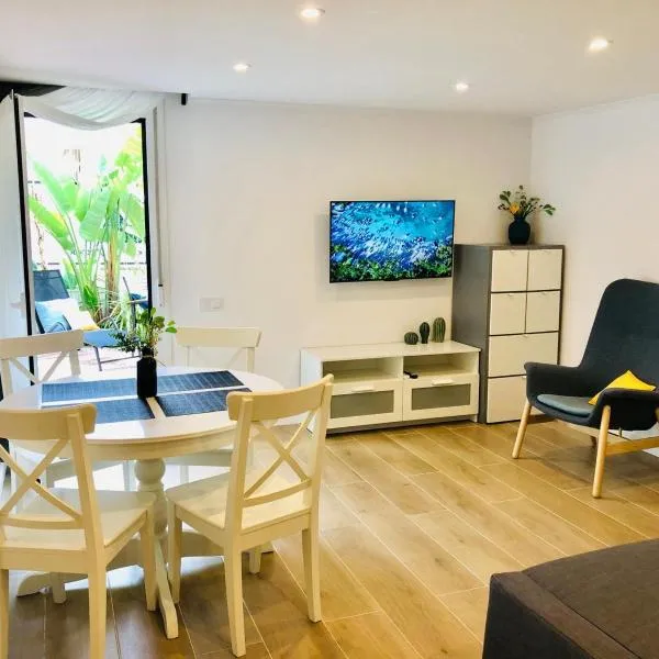 101 - Beachside Renovated 1BR apt w private garden，位于坎布里尔斯的酒店
