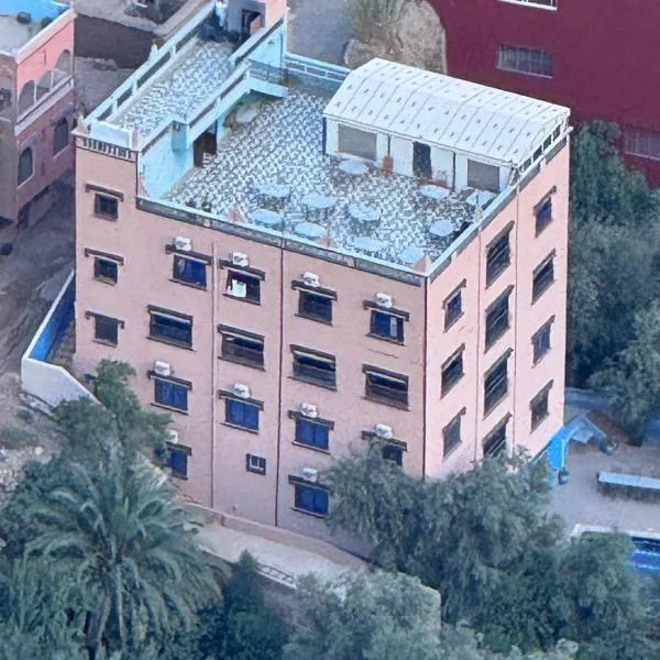 AUBERGE ROYAL PALMAS，位于廷吉尔的酒店