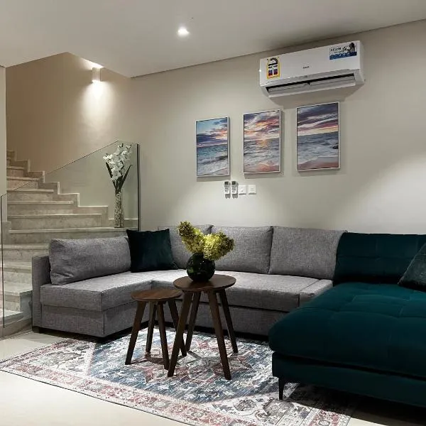 Beiruty House -Elegant Family Seaside Villa，位于希法的酒店