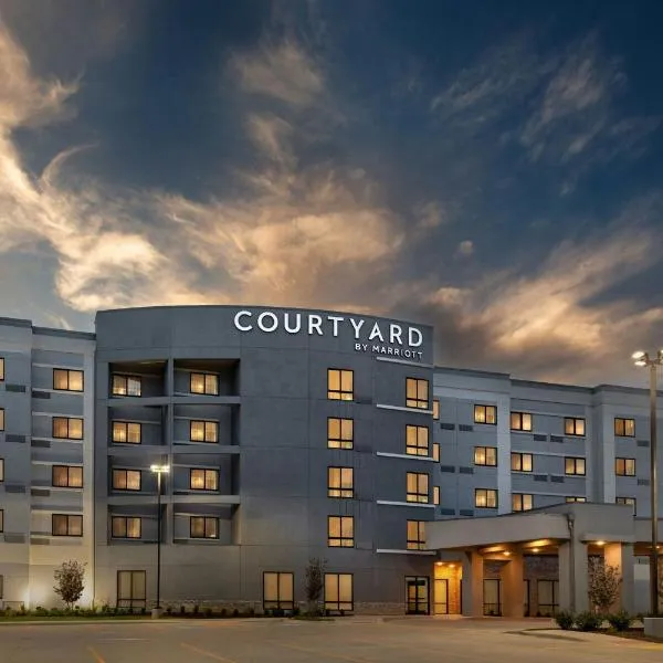 Courtyard by Marriott Sherman，位于谢尔曼的酒店