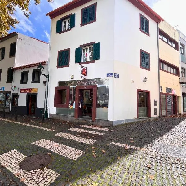 Machico Village Apartment - Private terrace & car park，位于马希库的酒店