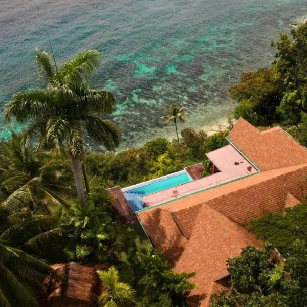 Casa Acantilado Oslob - 3BR，位于奥斯洛布的酒店