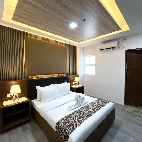 LDR Travellers Inn，位于卡迪克兰的酒店