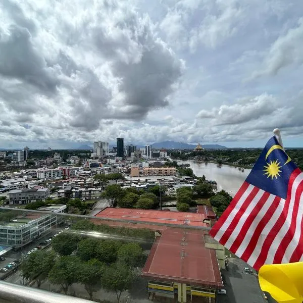 Cozy 3-Bedroom 2-6Pax Riverine Sapphire，位于古晋的酒店