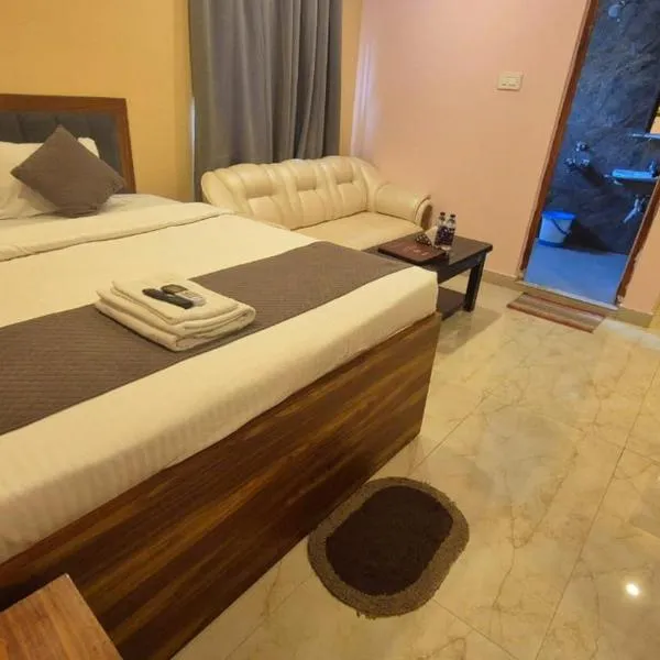 Hotel Plaza，位于Chunchura的酒店