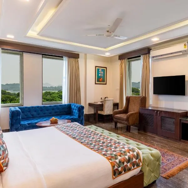 The Colonial - A Lake View Hotel in Udaipur，位于乌代浦的酒店