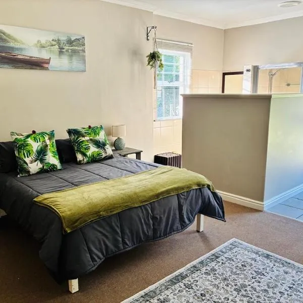 Little Oasis - Palm Room，位于伊丽莎白港的酒店