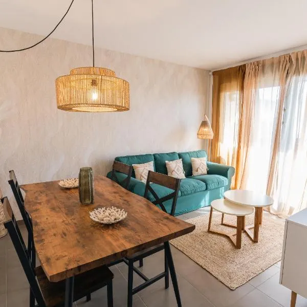 Bella Palace, Apartamento acogedor junto al mar，位于阿尔卡纳尔的酒店