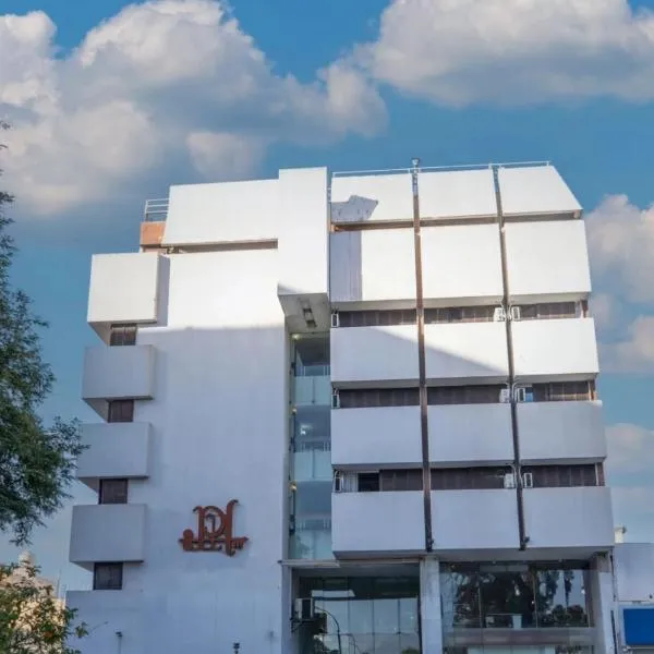 Plaza Hotel，位于拉里奥哈的酒店