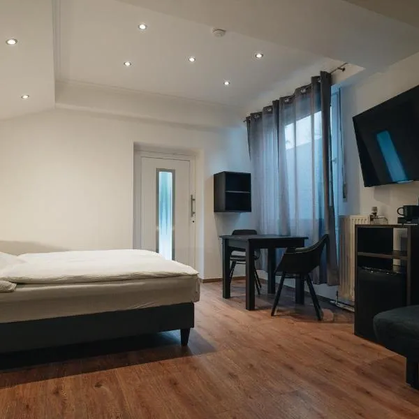 Hotel Restaurant Latio，位于科隆的酒店