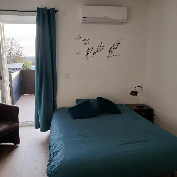 Studio des huis Kitchenette-Salle de bain-Terrasse，位于Bazoncourt的酒店